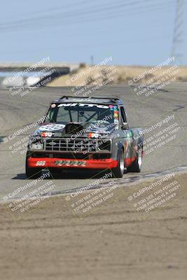 media/Sep-28-2025-24 Hours of Lemons (Sun) [[5dfe0e5f6e]]/12pm (Outside Grapevine)/